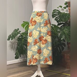 🛍️ Jones N. Y. Country Beautiful floral print skirt size 10P excellent.